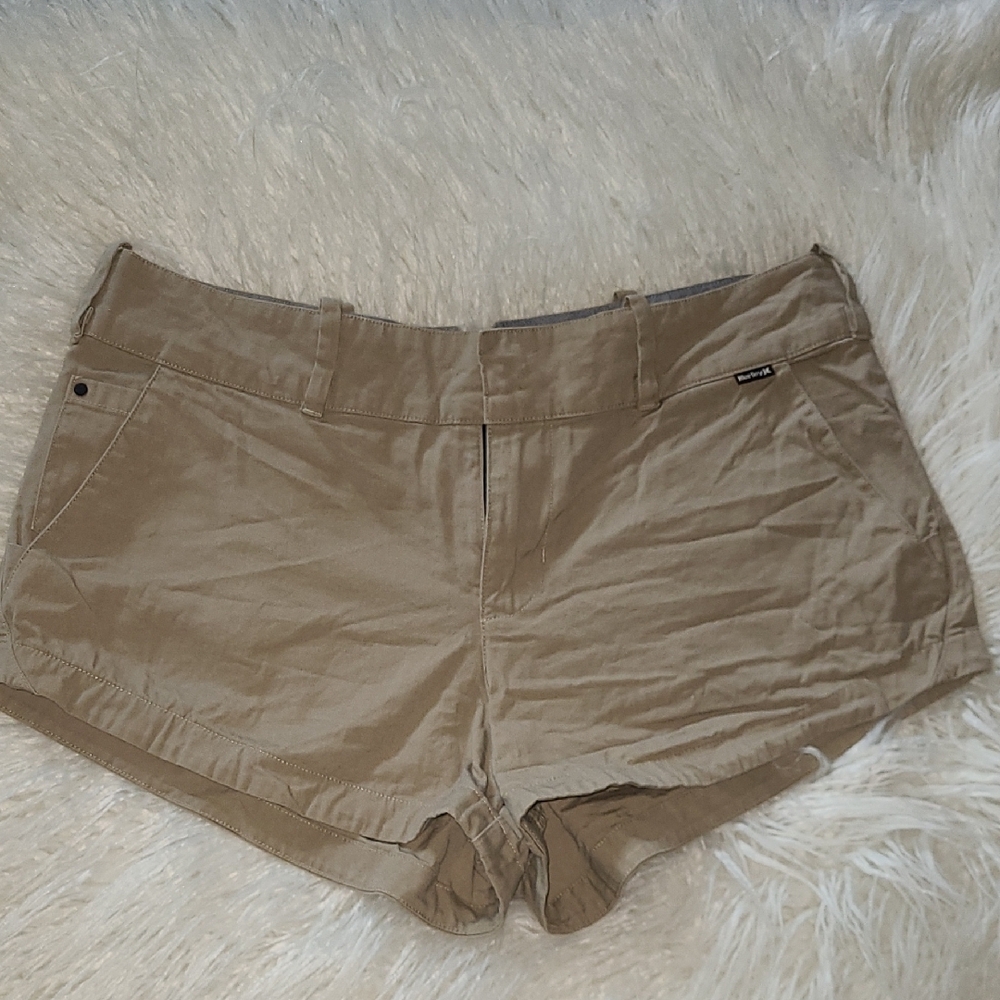 Hurley Tan Cargo Shorts Lightweight Summer Essential